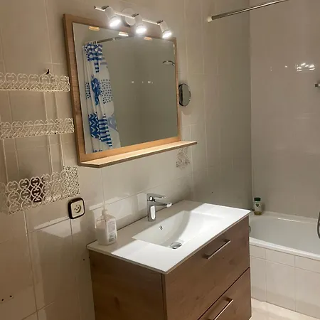 Apartment Vue 5 Minutes A Pied De La - Draps Et Serviettes Non Fournis *
