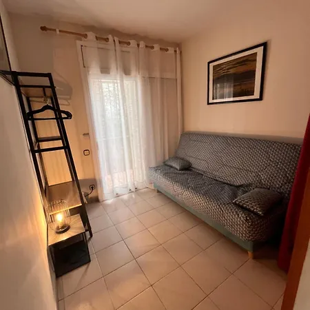 Vue 5 Minutes A Pied De La - Draps Et Serviettes Non Fournis *